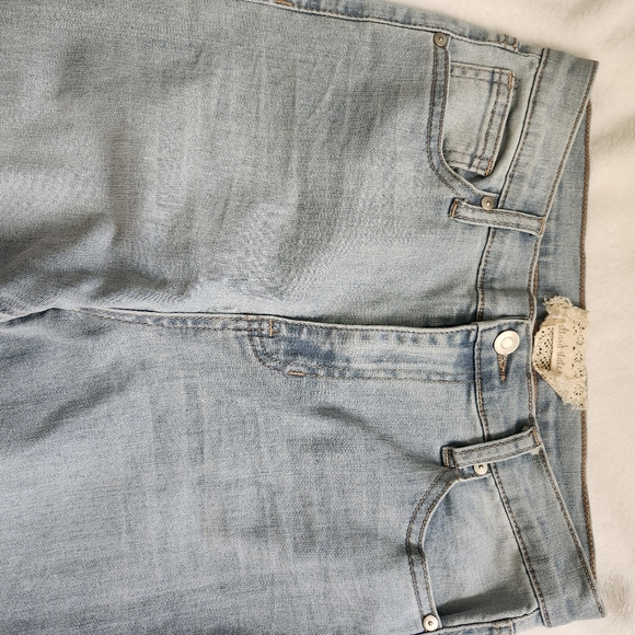 Altar'd State 5 pocket faded look flare jeans flower detail 70s retro size 28 - Picture 4 of 15